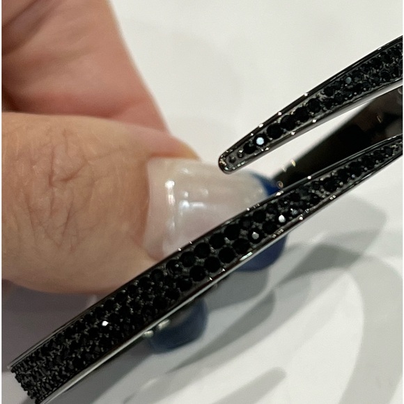 NWT Michael Kors “Black Out” Black Pave Encrusted Hinged Bangle - Picture 5 of 13